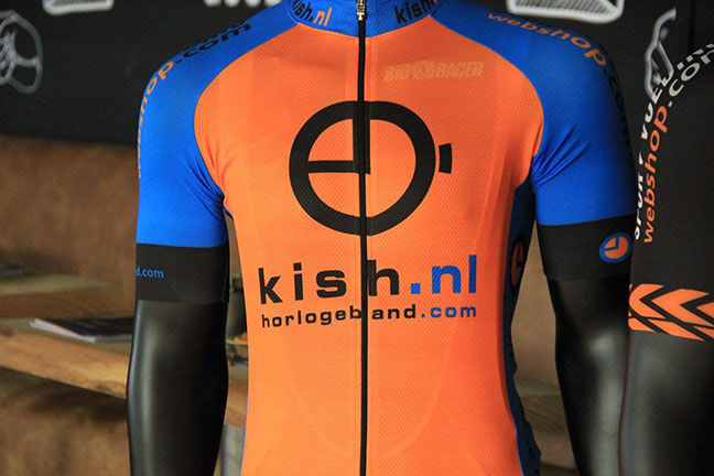 mountainbike watch horloge marketing kleding ontwerp sportkleding